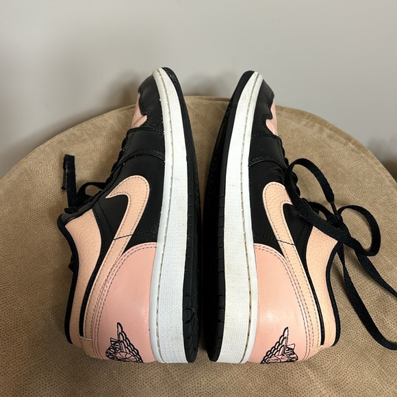 Jordan 1 Low Crimson Tint - Picture 5 of 8